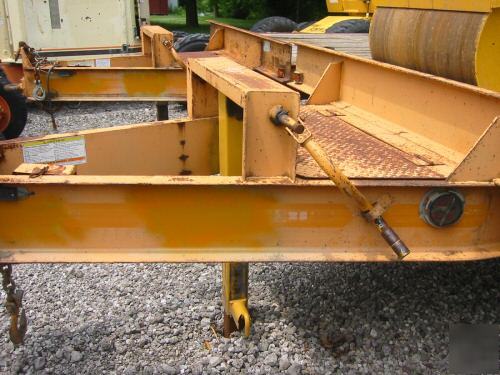 2001- hudson 10H 10 ton t/a 18' trailer w/ beaver trail