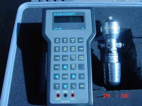 Ashcroft ate-100 handheld pressure calibrator and case