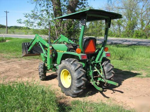 Mint john deere 770 4X4 tractor w/ loader, p/s, 239HRS 