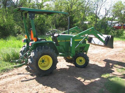 Mint john deere 770 4X4 tractor w/ loader, p/s, 239HRS 