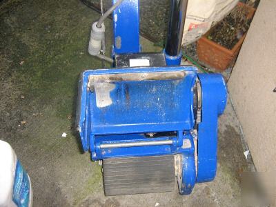 The alto clark american EZ8 expending drum belt sander