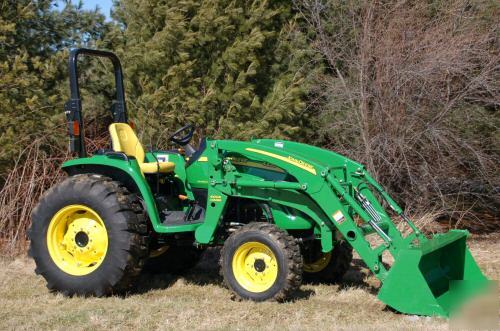 2006 john deere 4320 4WD compact tractor 400X loader