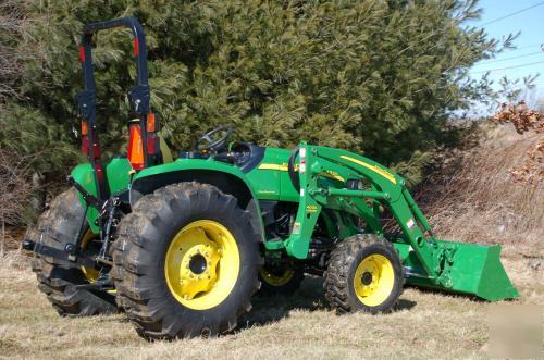 2006 john deere 4320 4WD compact tractor 400X loader