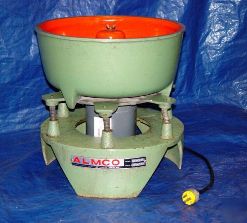 Almco vibratory deburring finishing machine tumbler SR2