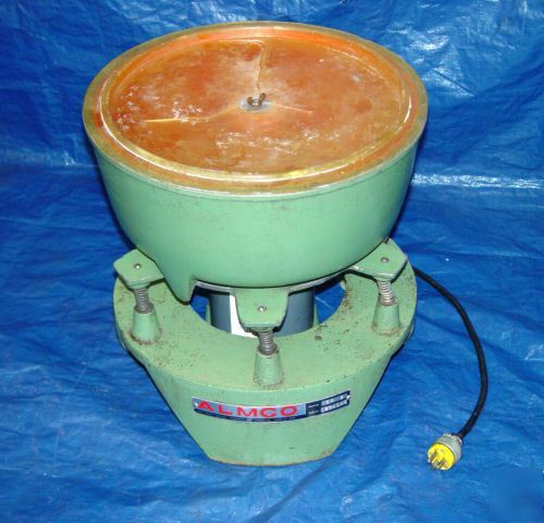 Almco vibratory deburring finishing machine tumbler SR2