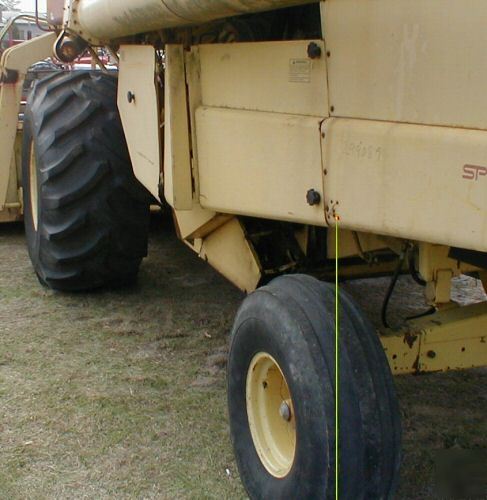 New holland combine model 972 serial #464434 16FC n/r