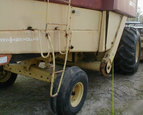 New holland combine model 972 serial #464434 16FC n/r