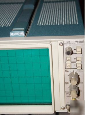 Tektronix 5113 dual beam storage mainframe osciloskope