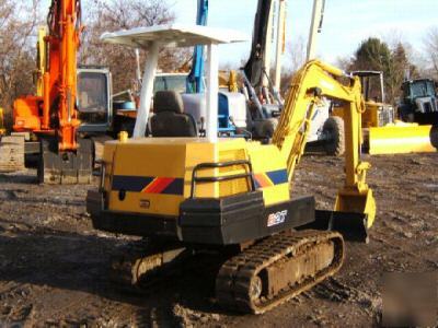 Yanmar B27 farm tractor excavator dozer