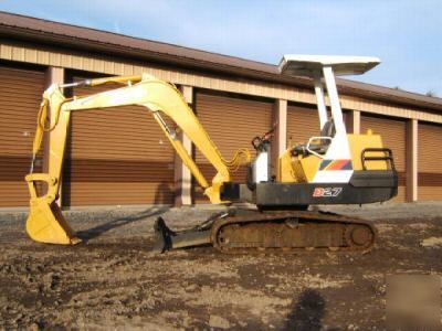 Yanmar B27 farm tractor excavator dozer