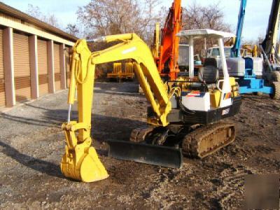 Yanmar B27 farm tractor excavator dozer