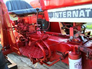 1979 model 284 komatsu international tractor