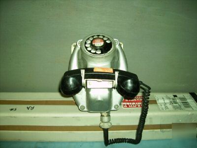 Explosion proof telephone for hazardous area wall mount