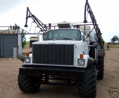 1985 big wheels sprayer 60' booms chemical application