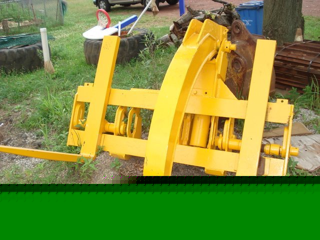 John deere 544B fork lifts w/ grapple