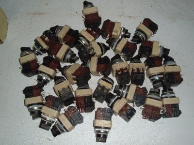 Lot of 29 fuji electric selector switches