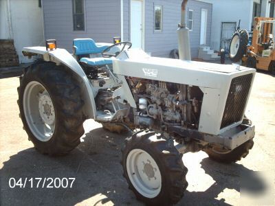 Used white 37 field boss 4X4 diesel tractor #7745