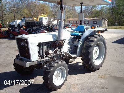 Used white 37 field boss 4X4 diesel tractor #7745