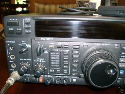 Yaesu ft-1000MP hf transceiver with dvs-2 and inrad mod