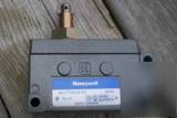 Honeywell BZE7-2RQ8-pg 8606 micro switch BZE72RQ8PG 