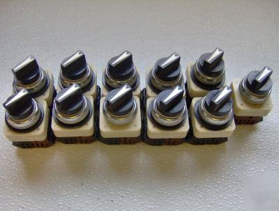 Lot of 11 fuji electric selector switches AH30 - P2