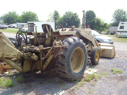 International 3514 backhoe fixer upper no 