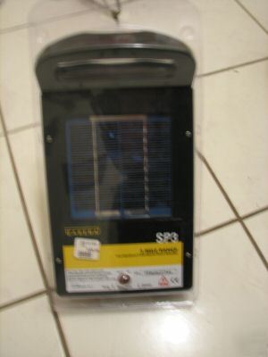 New *zareba 3 mile solar powered fencer SP3 fast ship