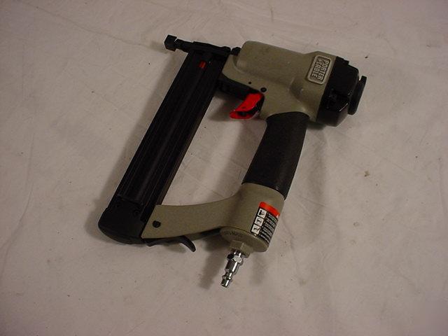 Porter / cable bn 125A 18 ga. brad nailer