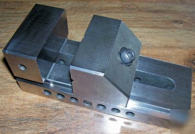 Toolmaker's vise 2 7/8 w x 2 3/4 h x 7 3/16 l