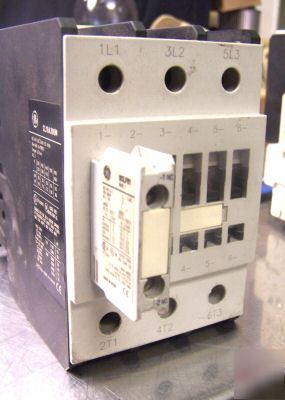 General electric CL10A300M contactor 