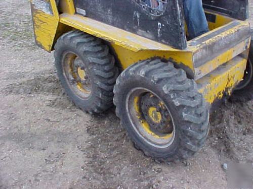 Mustang 332 skidloader/skidsteer