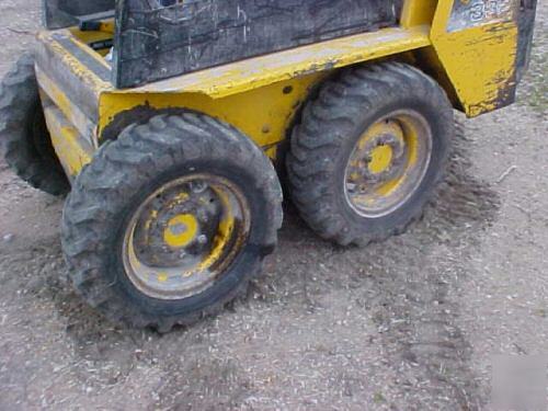 Mustang 332 skidloader/skidsteer