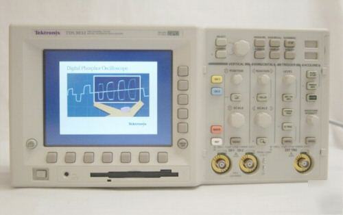 Tektronix TDS3032 color digital phosphor oscilloscope