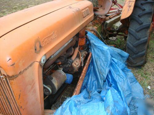 Old ford jubilee tractor 600 with grader 