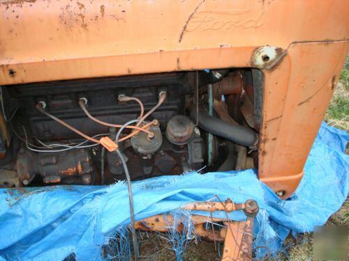 Old ford jubilee tractor 600 with grader 