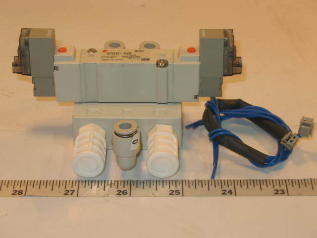 Smc pneumatic 5 port solenoid valve w/ base SY5240-3LOZ