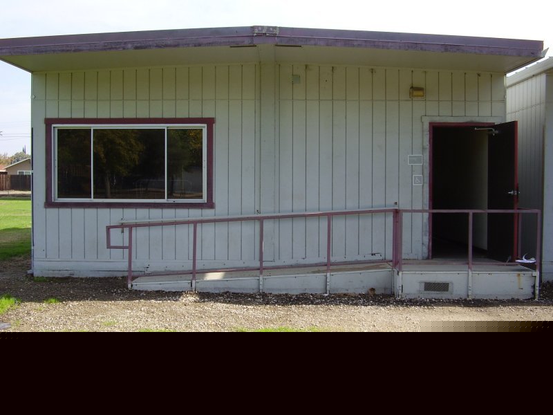 Modtech portable modular classroom w/entry ramp - P3