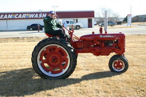 Nice farmall c tractor