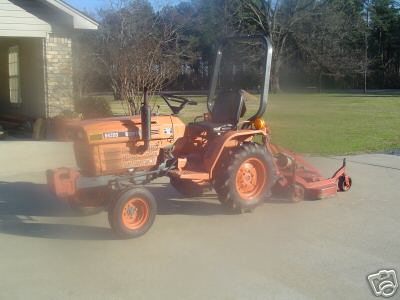 Kubota B6200 tractor with finish mower