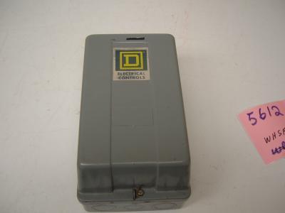 Square d lighting contactor w enclosure 3 pole