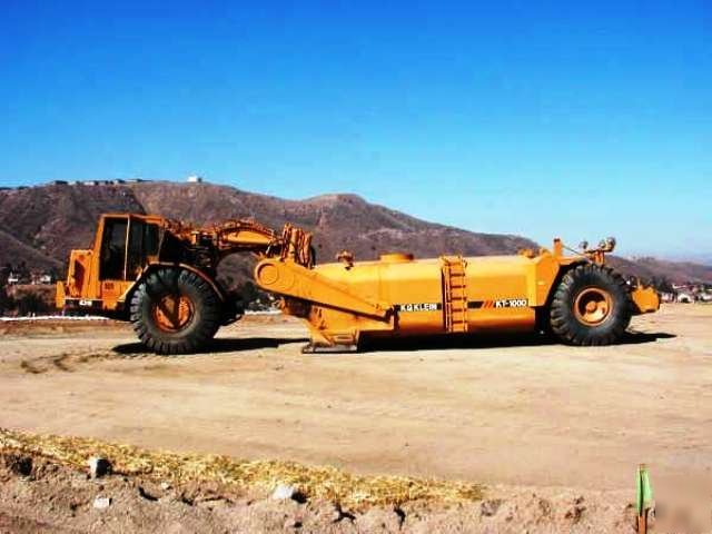 1989 caterpillar 631E 10,000 gallon water wagon