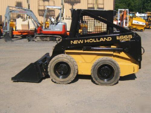 New holland LX665 farm tractor skid steer loader