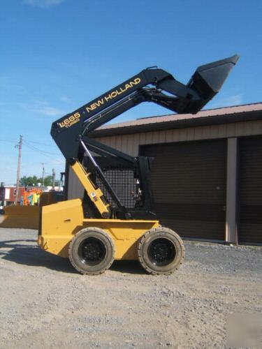 New holland LX665 farm tractor skid steer loader