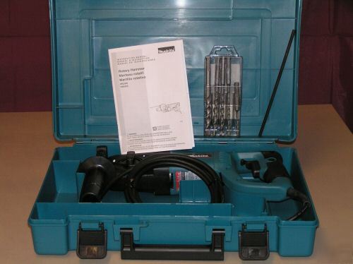  makita rotary hammer #HR2455 w/bits*** ***