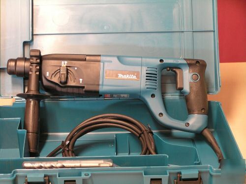  makita rotary hammer #HR2455 w/bits*** ***