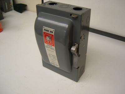 Bull dog safety switch 60 amp 600 vac F352