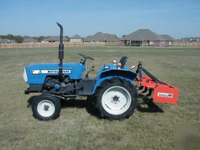 Mitsubishi D1500 ii compact tractor with box blade