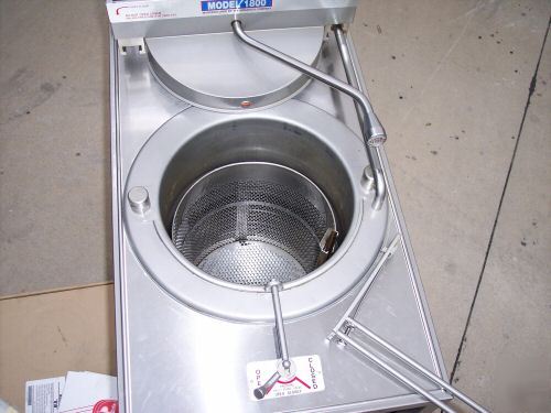 Broaster company electric pressure fryer model 1800 