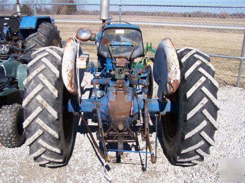 Ford 3000 tractor compare to 8N & 9N solid tractor