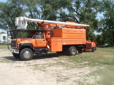 1998 c-7500 bucket truck with chipper